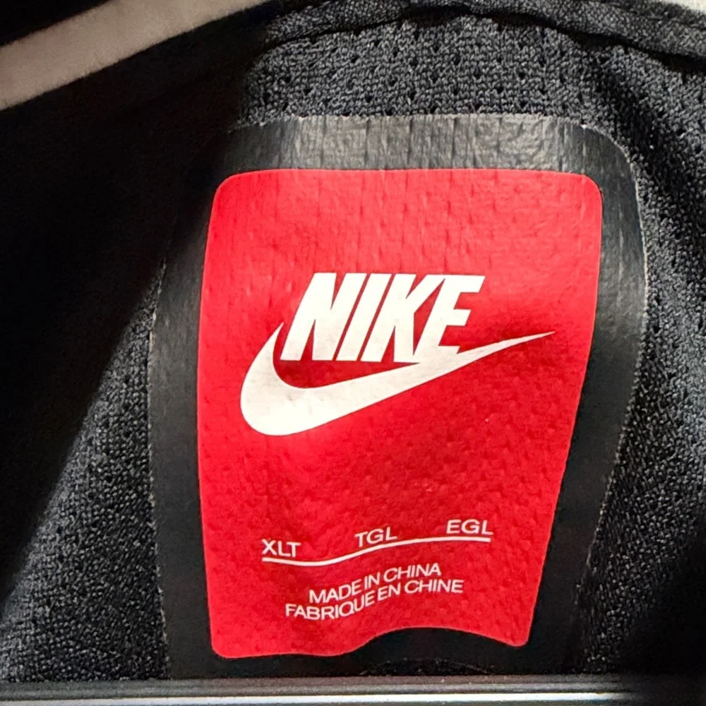 Nike Grey Hooded Sweatshirt with Red Logo Tag - Picture 5 of 8